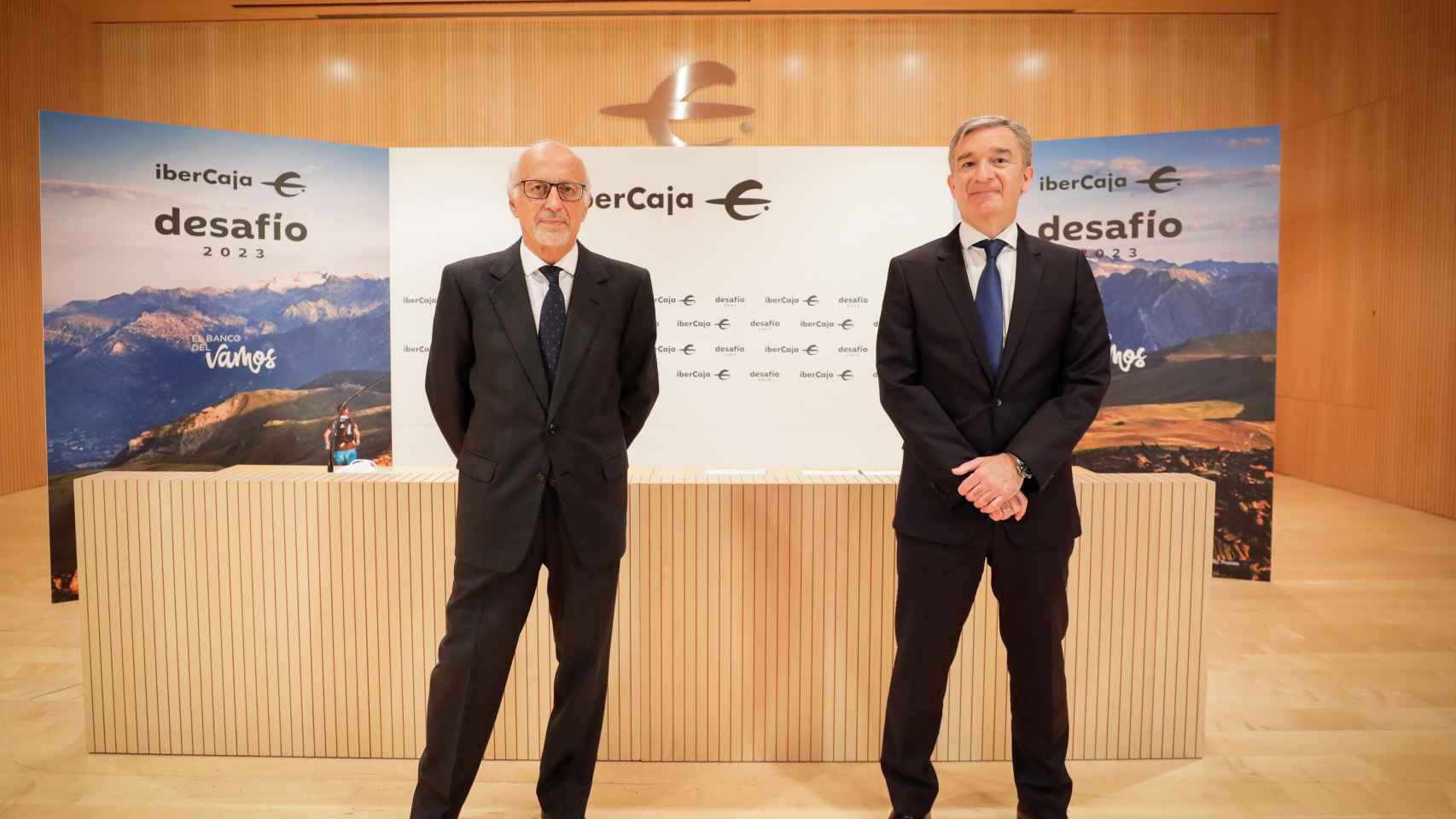 El presidente de Ibercaja Banco,  José Luis Aguirre (izq.), y el consejero delegado, Víctor Iglesias / IBERCAJA BANCO