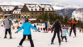 Imagen esquiadores en la estación de Ski Pallars-Port Ainé / PA