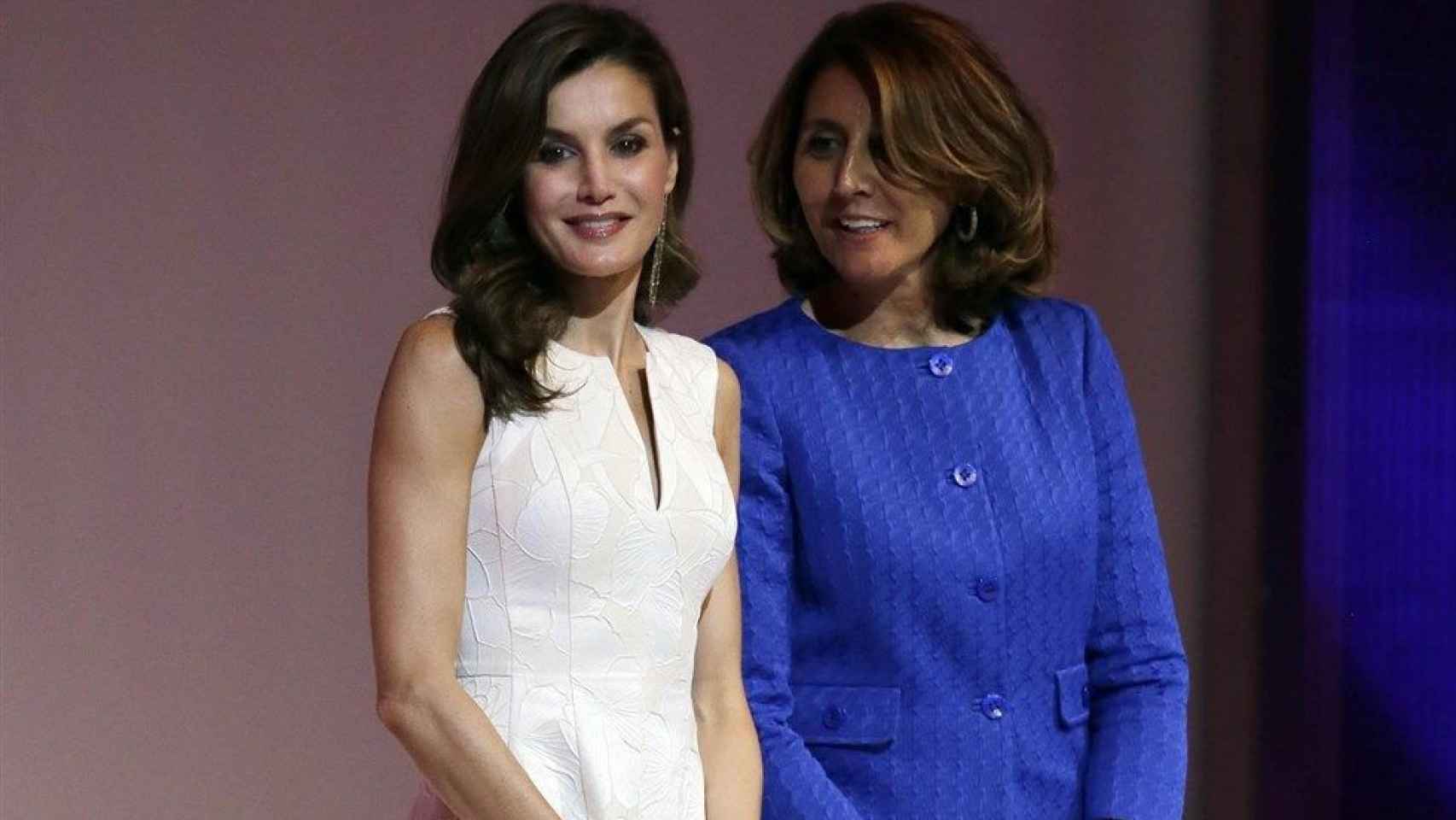 La reina Letizia reaparece en un evento fashion