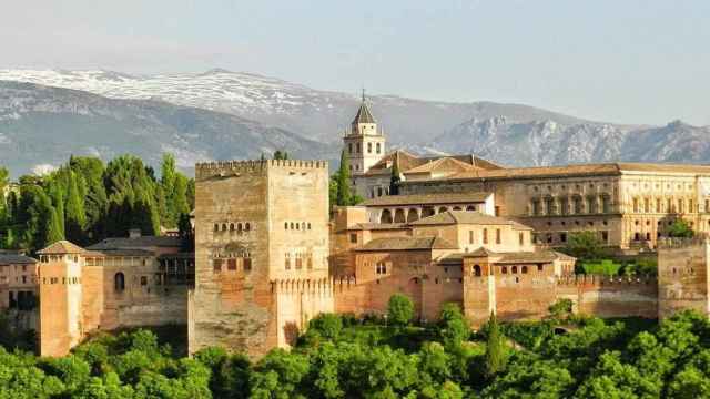 Granada, la ciudad de las Cruces de Mayo / Pablo Valerio EN PIXABAY