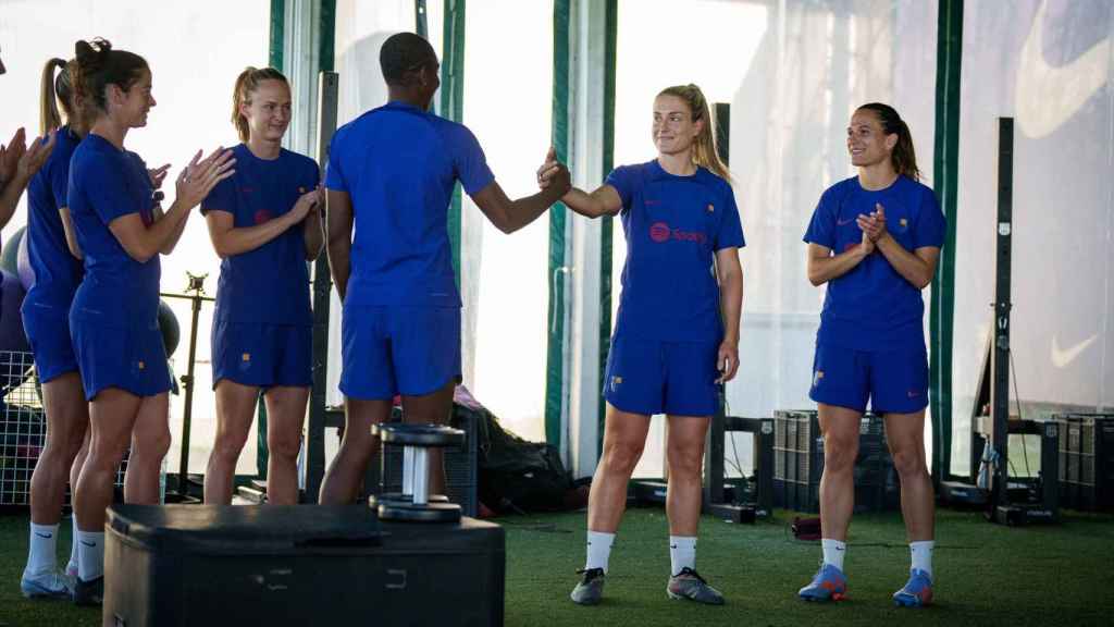 Alexia Putellas ya entrena parcialmente con sus compañeras en el Barça / FCB