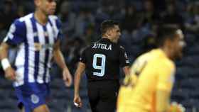 Jutglà celebra con euforia su gol contra el Oporto en la Champions League / EFE