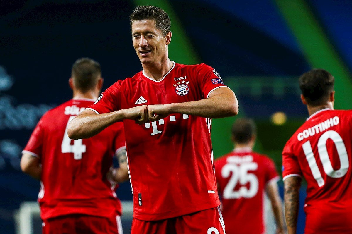 Robert Lewandowski celebra un gol con el Bayern en la Champions / EFE