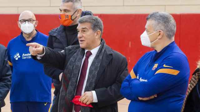 Laporta visitando la sección de balonmano / FC Barcelona