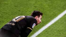 Leo Messi lamentando una ocasión contra Cádiz / EFE