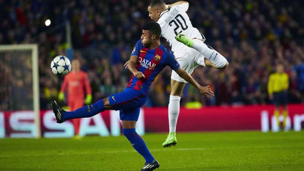 Rafinha en el último Barça-PSG / EFE