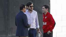 Anil Murthy, Mateu Alemany y Marcelino en un entrenamiento / EFE