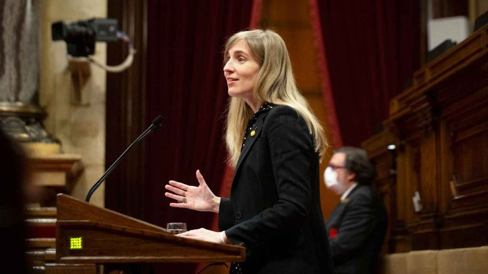 La consejera catalana de Exteriores, Victòria Alsina, en el Parlamento catalán / EP