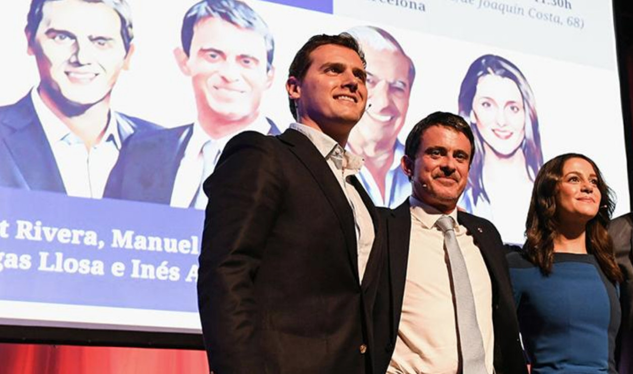 Albert Rivera, presidente de Ciudadanos, junto a Manuel Valls e Inés Arrimadas en la alianza electoral que lidera la mayor sanción del Tribunal de Cuentas / CG