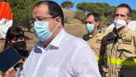 Joan Ignasi Elena, consejero catalán de Interior, en rueda de prensa ante el fuego del Cap de Creus / Bombers