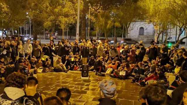Asamblea de los que fueron desalojados de las plazas Universitat y Sant Jaume / TWITTER