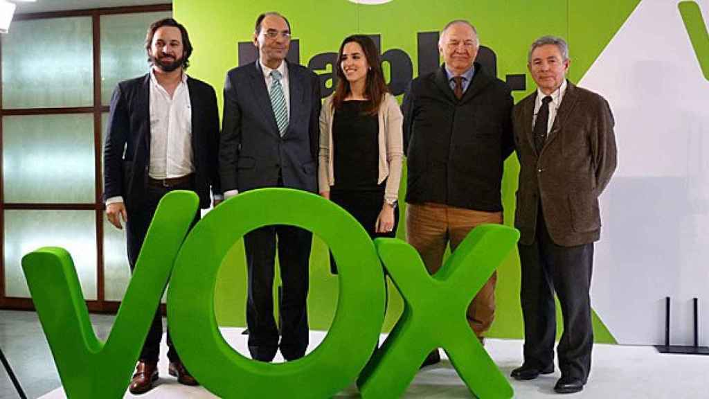 Santiago Abascal, Aleix Vidal-Quadras, Ariadna Hernández, José Luis González Quirós y Clemente Polo, durante la presentación de Vox en Barcelona