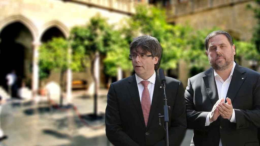 Carles Puigdemont (i) y Oriol Junqueras (d), presidente y vicepresidente de la Generalitat en el Pati dels Tarongers / FOTOMONTAJE DE CG