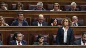 Meritxell Batet, diputada del PSC en el Congreso, votando 'no' el sábado / EFE