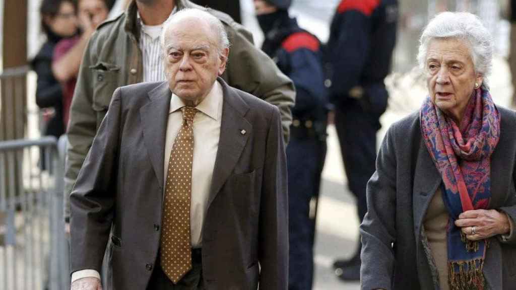 Jordi Pujol y Marta Ferrusola, a su llegada a los juzgados para declarar en enero de 2015.