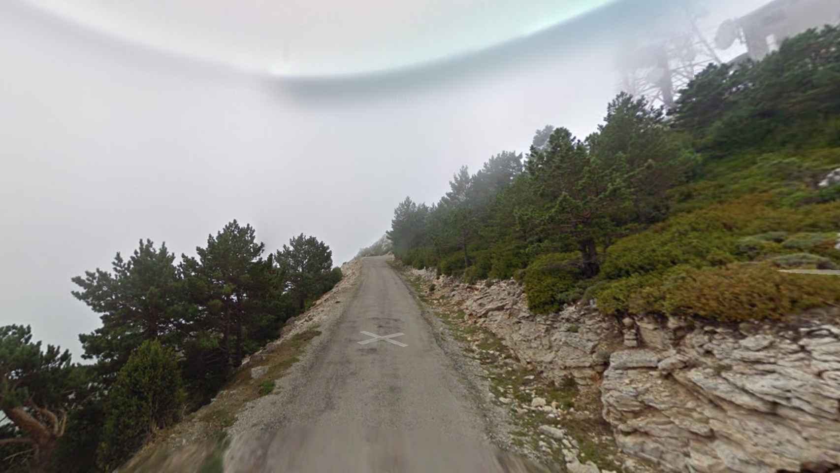 Carretera de acceso a Caro, en Roquetes (Tarragona), donde ha aparecido el cadáver de un ciclista / GOOGLE STREET VIEW