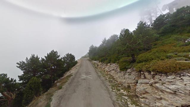 Carretera de acceso a Caro, en Roquetes (Tarragona), donde ha aparecido el cadáver de un ciclista / GOOGLE STREET VIEW