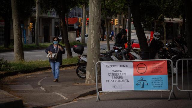 La ciudad de Barcelona se adapta a la salida a las calles por el coronavirus / EP