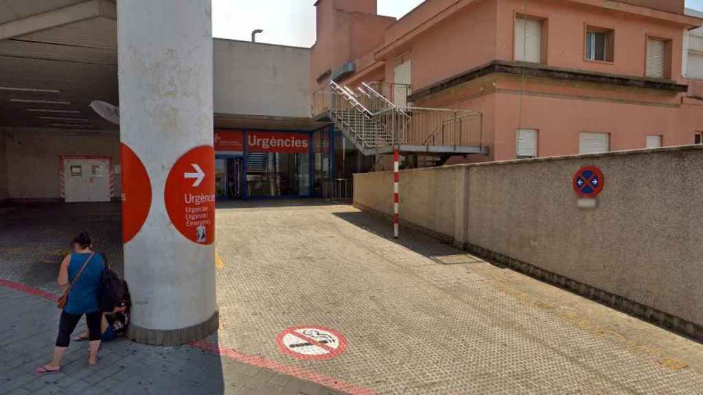 Entrada de urgencias del Hospital de Palamós / GOOGLE