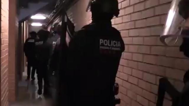 Una foto de la operación de los Mossos d'Esquadra en la que han desarticulado una banda criminal