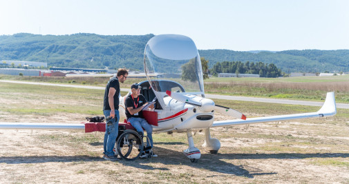 Phillip última su plan de vuelo / LUIS MIGUEL AÑÓN (CG)