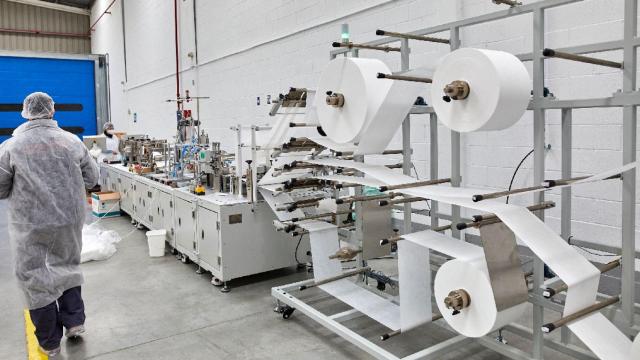 Una fábrica de mascarillas / EUROPA PRESS