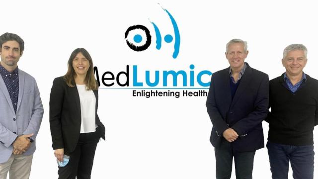 Equipo de MedLumics: Juan Sancho (Director RND), Lucía Colmenero (Directora Financiera), James Greene (CEO) y Christophe Bailleul (VP Asuntos Clínicos y Regulatorios)