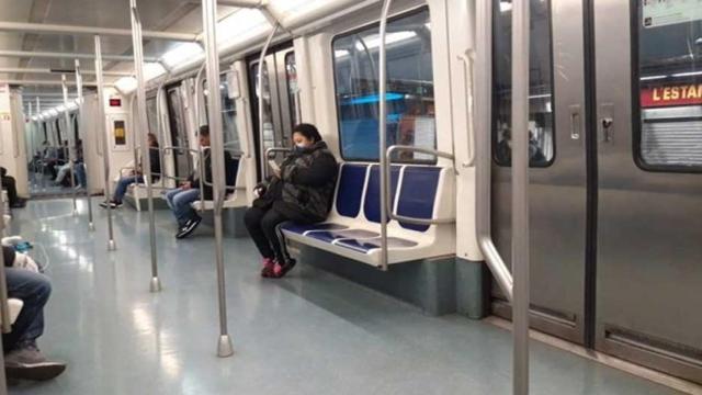 Un vagón del Metro de Barcelona la segunda semana de confinamiento por el coronavirus / @TMB_BARCELONA