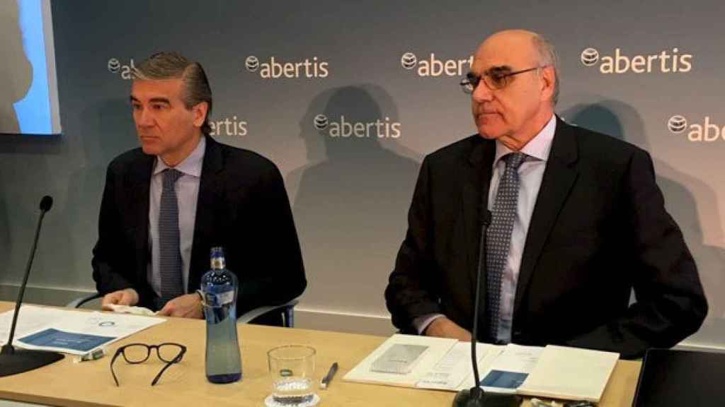 Atlantia confirma su OPA a Abertis y logra 736 millones con una venta de activos