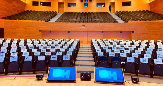 Un evento en el Auditori Axa de Barcelona, que la aseguradora entregará a SCCE / HAYS