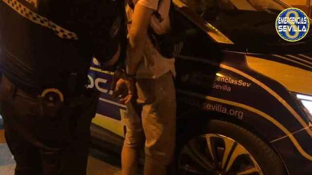Un detenido por la policía / EMERGENCIAS SEVILLA
