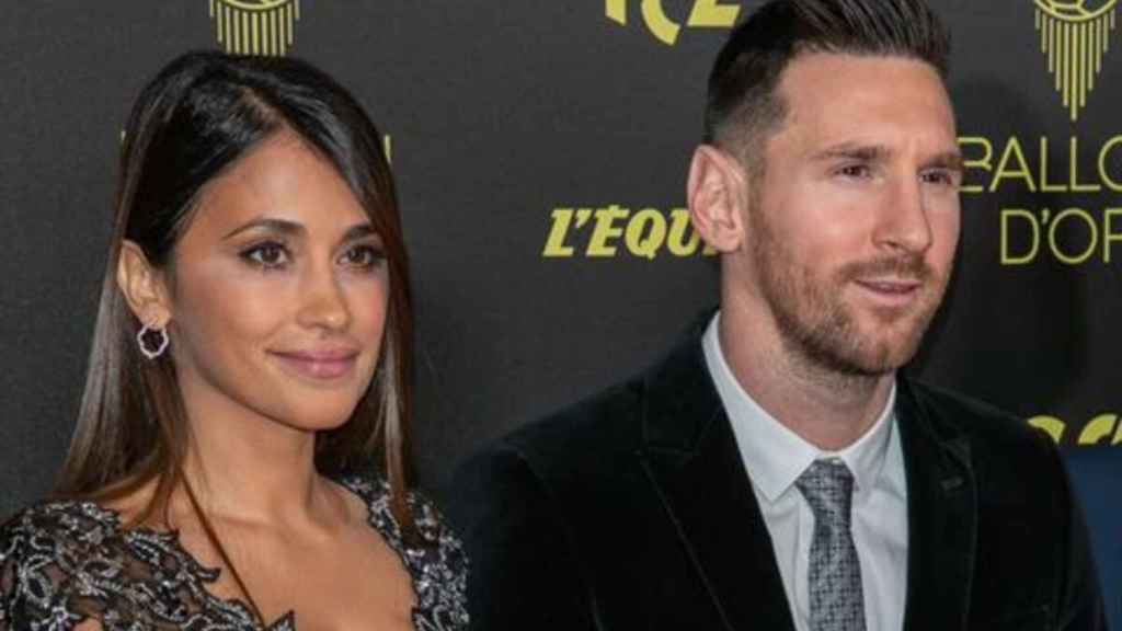 Messi y Antonella balón de oro 2