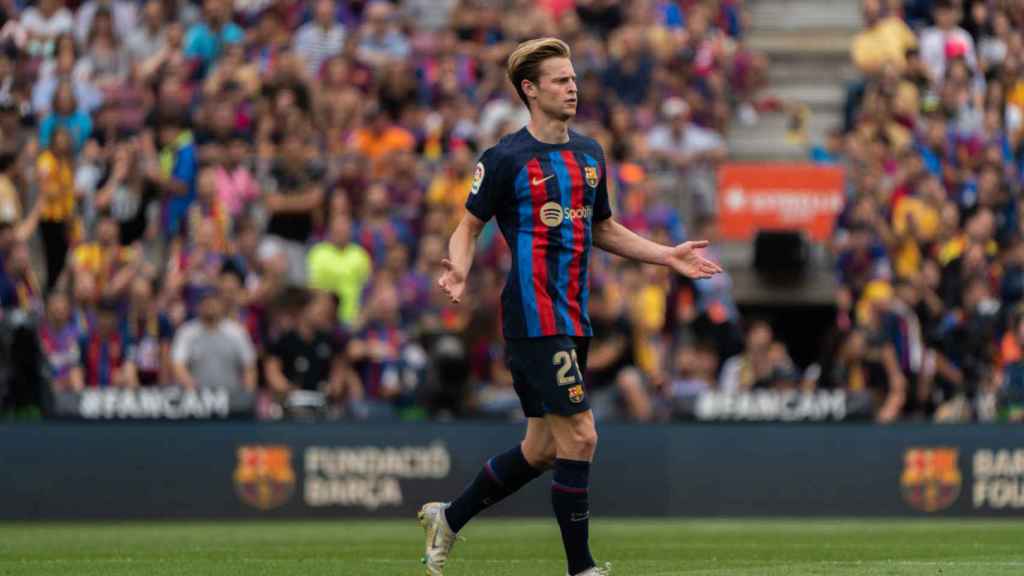 Frenkie de Jong, en el partido entre el Barça y el Elche / LUIS MIGUEL AÑÓN (CG)