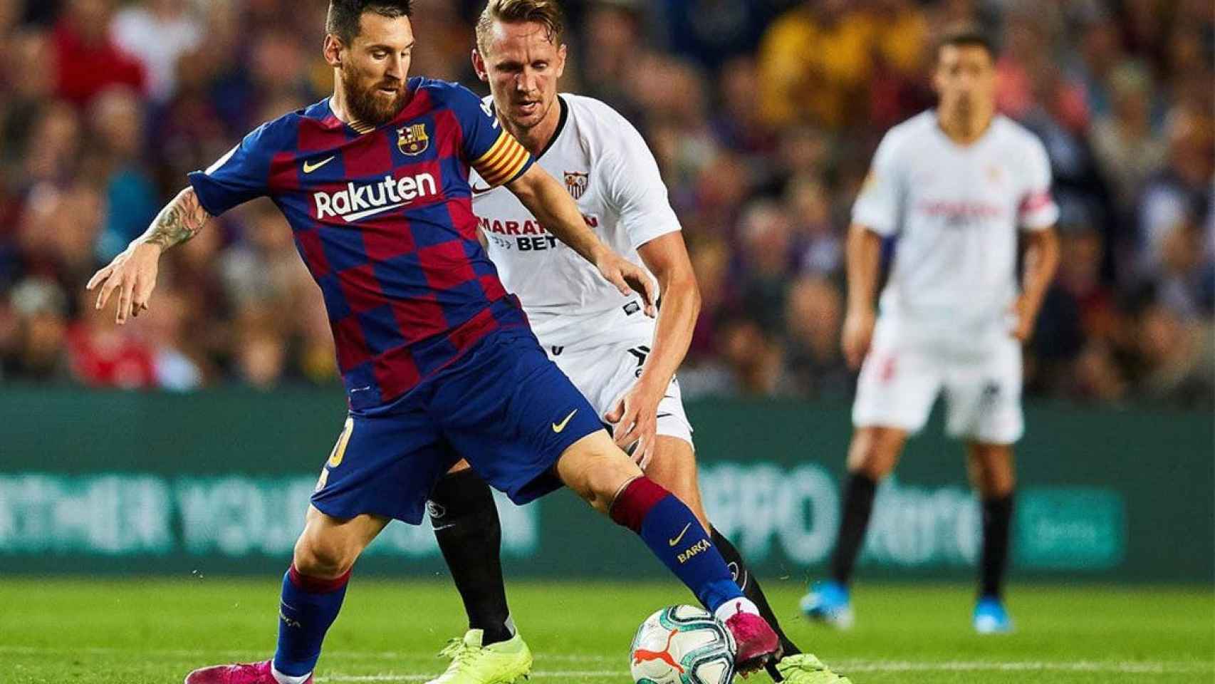 Leo Messi con De Jong en el Barça Sevilla de la pasada temporada / EFE