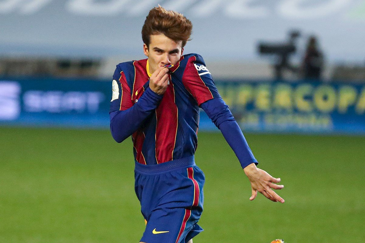 Riqui Puig celebra el penalti contra la Real Sociedad / EFE