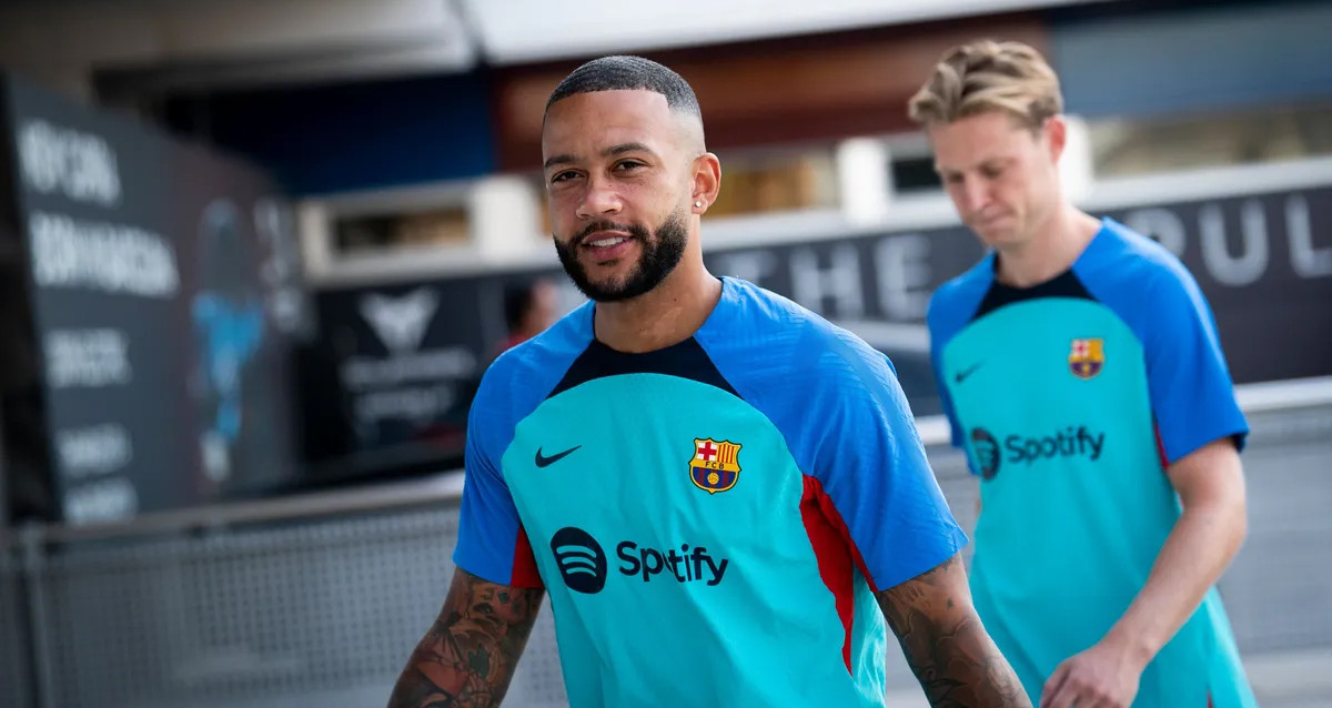 Memphis Depay, incorporándose a la pretemporada del Barça de Xavi / FCB