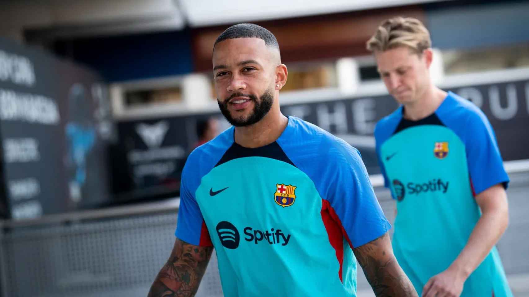 Memphis Depay, incorporándose a la pretemporada del Barça de Xavi / FCB