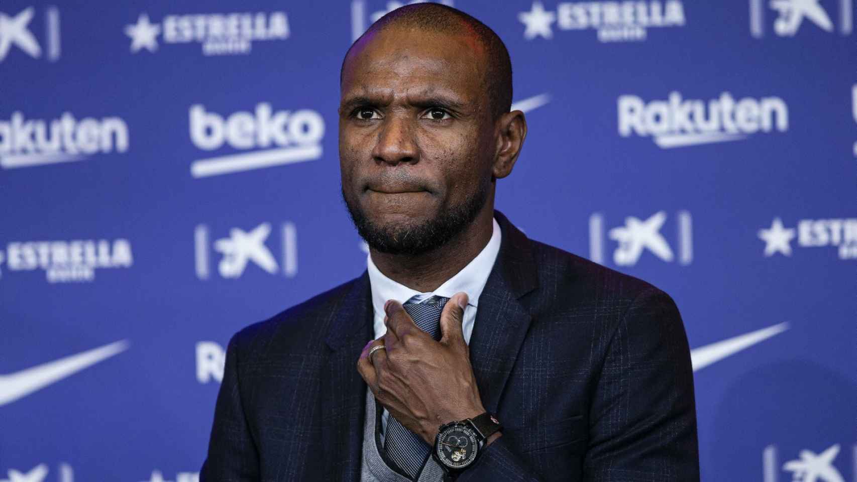 Eric Abidal en una rueda de prensa del Barça / EFE