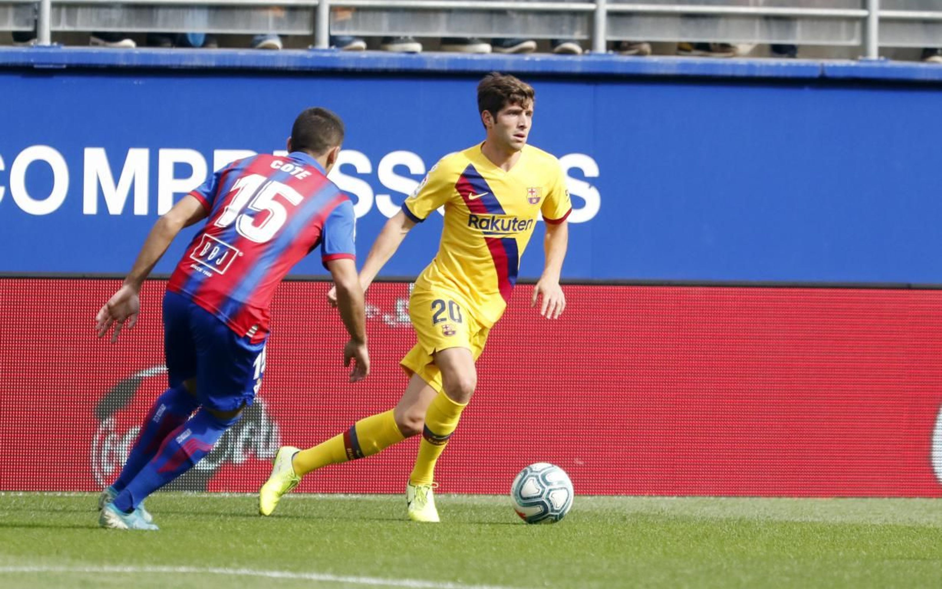 Sergi Roberto en una acción del partido contra el Eibar / FC Barcelona