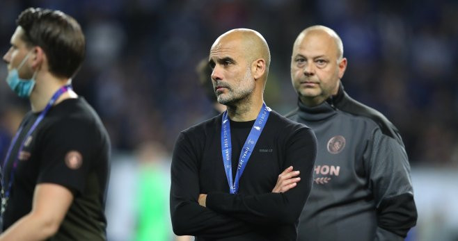 Guardiola, entrenador del Manchester City, tras caer contra el Chelsea en la final de la Champions del año pasado / EFE