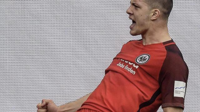 Una foto de Luka Jovic celebrando un gol / Twitter