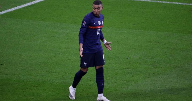 Mbappé con la selección francesa / Équipe de France