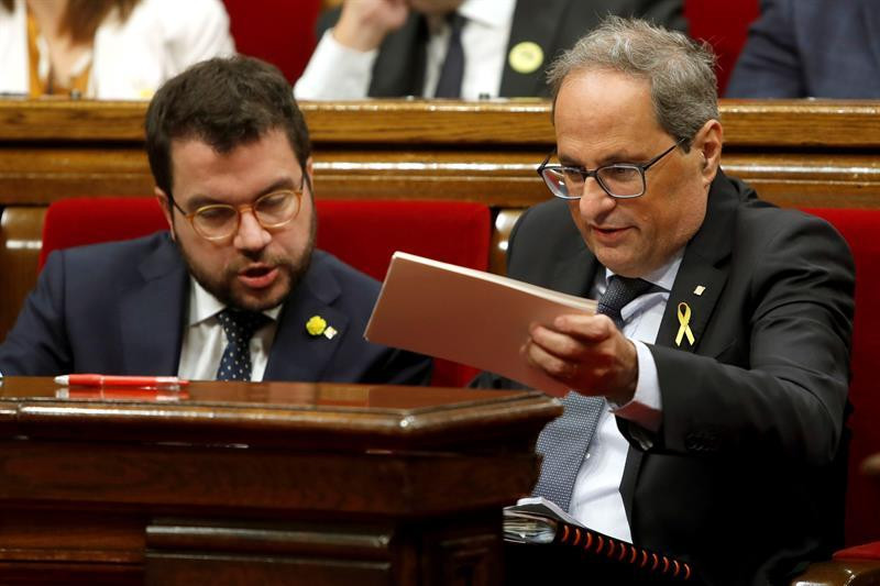 El presidente de la Generalitat, Quim Torra (d), acompañado por el vicepresidente, Pere Aragonés, muy crítico con el discurso del jefe de la Guardia Civil en Cataluña / CG