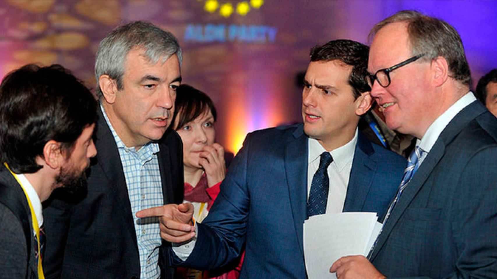 Albert Rivera y Luis Garicano, con el presidente de ALDE, Hans van Baalen / EE