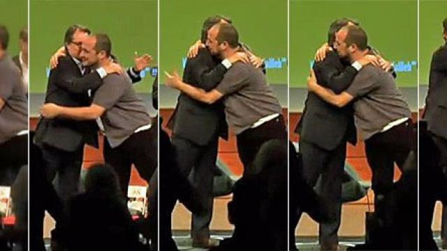 Artur Mas y David Fernández, el pasado mes de junio, reeditando el abrazo que se dieron el 9N