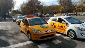 Vehículos de autoescuela, como el del profesor denunciado por ir bebido y dormirse en una práctica de coche / EUROPA PRESS