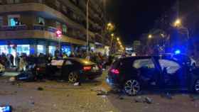 Lugar del siniestro tras el atropello de un conductor a dos motoristas en Badalona / CG