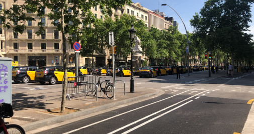 Unos 4.000 taxis colapsan el centro de la Ciudad Condal