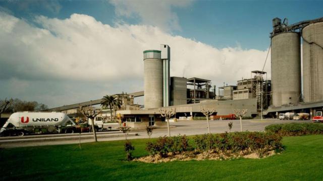 Planta de Uniland de Santa Margarida i els Monjos (Barcelona) / CG