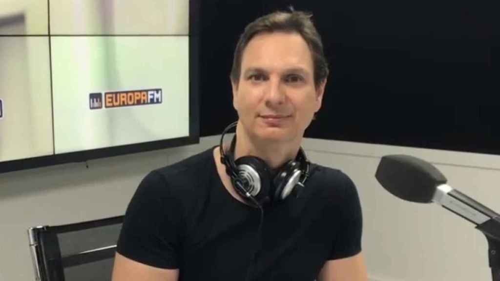 El presentador de radio, Javier Cárdenas, en el estudio de Europa FM / INSTAGRAM